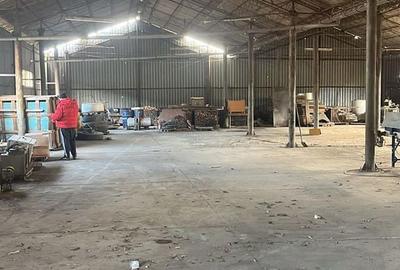 Spațiu comercial, de 1,000 mp, în Central - 6