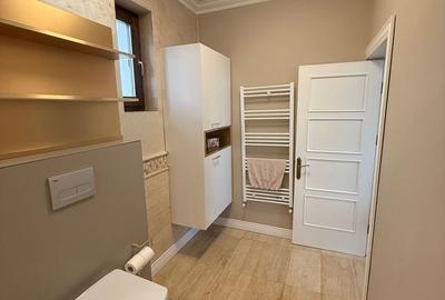 Apartament cu 4 camere decomandat în CET - 18