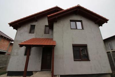 Casă cu 5 camere în Calea Urseni