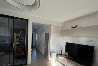 Casă cu 4 camere cu Teren 200 Mp în Central - 1