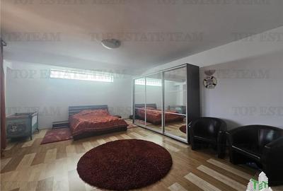 Casă individuală cu 7 camere cu Canalizare în Km 4-5 - 8