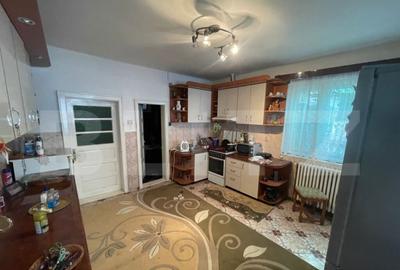 Casa de vanzare cu 4 camere, 120 mp, zona 14 Mai - 16