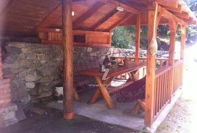 Casă cu 6 camere cu Teren 1111 Mp în Rânca - 8