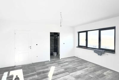 Casă cu 4 camere cu Teren 300 Mp în Central - 3