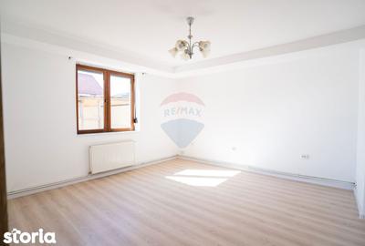 Casă cu 6 camere cu Teren 380 Mp în Găvana - 4
