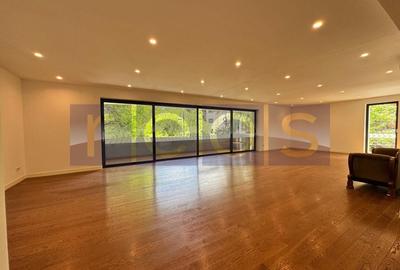 Apartament cu 4 camere decomandat în Primăverii - 3