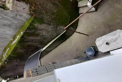 Vind casa cu etaj in centru Resita - 1