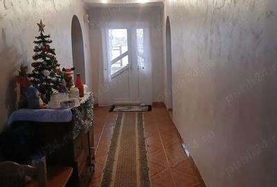 Casă cu 4 camere cu Teren 6000 Mp în Havârna - 2