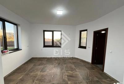 Casă cu 4 camere cu Teren 700 Mp în Unirea - 10