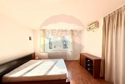 Casă cu 5 camere cu Teren 800 Mp în Ferme