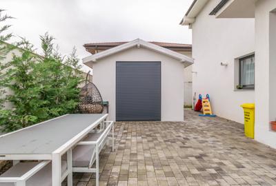 Locuinta construită pentru a fi locuită, nu doar admirată, complet mobilata - 16