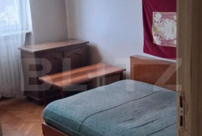 Vanzare urgenta - Apartament cu 4 camere, 76 mp, zona Centra - 1