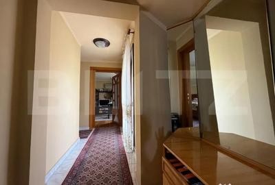 Casă cu 10 camere cu Teren 908 Mp în Central