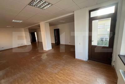 Spațiu comercial, de 586 mp, în Micro 11 - 4