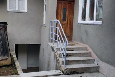 Casă cu 5 camere cu Teren 147 Mp în Gruia