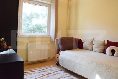 Apartament cu 3 camere, 69 mp, semidecomandat, la etaj intermediar, zona Astra - 15