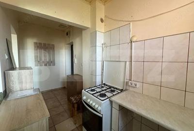 Apartament cu 3 camere semidecomandat în Central - 8