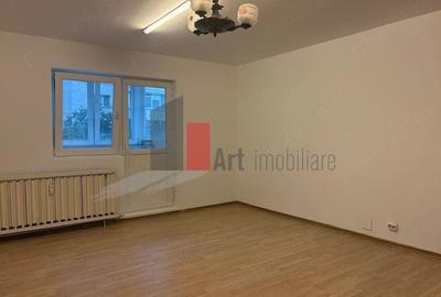 Apartament cu 2 camere decomandat în Sebastian - 3