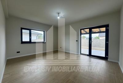 Casă individuală cu 4 camere cu Canalizare în Micești - 3