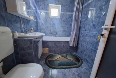 Apartament cu 3 camere decomandat în UTA - 8