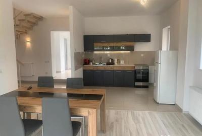 Casă cu 5 camere cu Teren 277 Mp în Malu Mare - 15