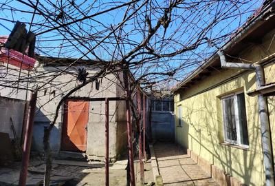 Casă cu 3 camere cu Teren 520 Mp în Central - 1