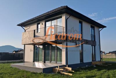 Casă individuală cu 4 camere cu Canalizare în Cristian - 2