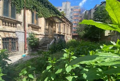 Casă individuală cu 8 camere cu Canalizare în Moșilor - 3