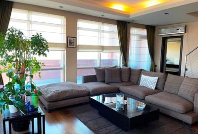 Penthouse cu 6 camere semidecomandat în Olteniței