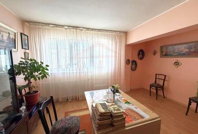 Apartament cu 2 camere decomandat în Micro 19 - 1