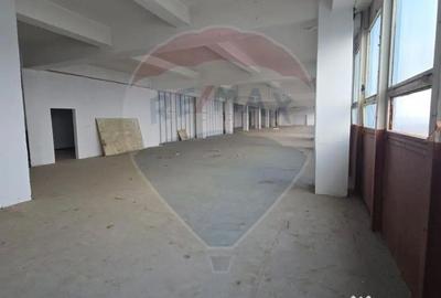Spațiu comercial, de 2,428 mp, în Nord - 3