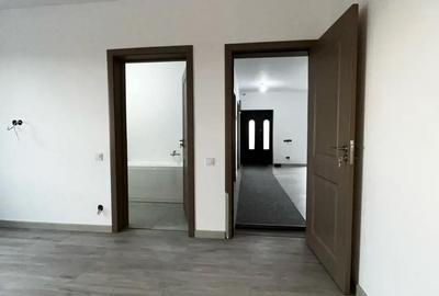 Casă cu 3 camere în Central - 2