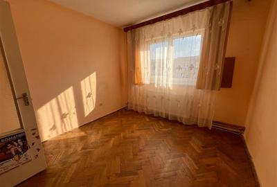 Apartament cu 4 camere decomandat în 1848 - 3