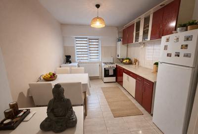 Apartament cu 3 camere decomandat, mobilat în Dacia - 12