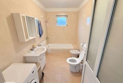 Casă cu 7 camere cu Teren 2745 Mp în Central - 12