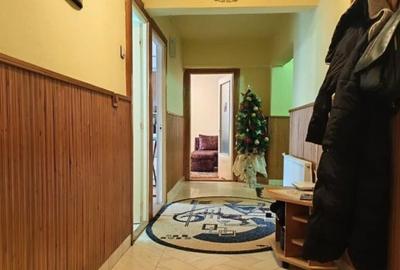 Apartament 4 camere in Simeria, zona 1 Decembrie, et 1 - 3