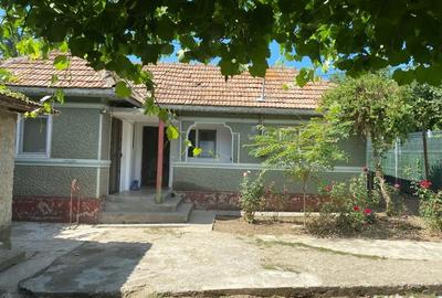 Casă cu 3 camere în Cândești - 3