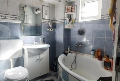 Apartament cu 3 camere decomandat, mobilat în Micro 15 - 2