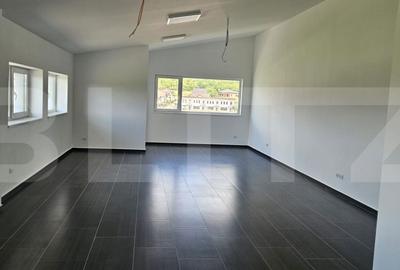 Spațiu comercial, de 2,351 mp, în Domnești - 11