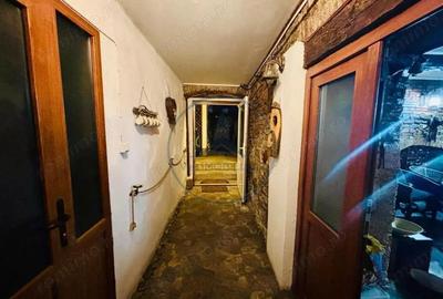 Oportunitate- Casa in zona centrala 218mp - 1