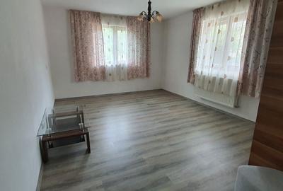 Casă cu 10 camere cu Teren 958 Mp în Central - 4
