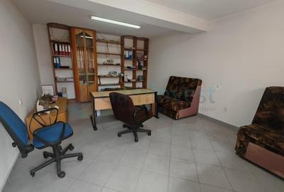 Spațiu comercial, de 236.30000305176 mp, în Central - 3