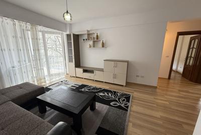 Apartament cu 2 camere semidecomandat, mobilat în Central