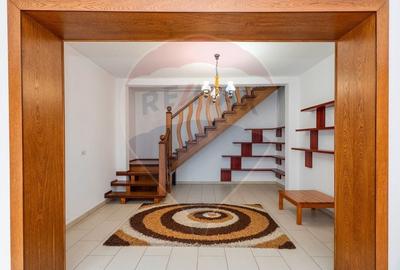 Casa 5 camere + spațiu comercial zona centrala - 14