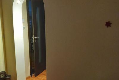 Apartament cu 3 camere semidecomandat, mobilat în Central - 2