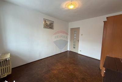 Apartament cu 3 camere decomandat, mobilat în Giulești - 11
