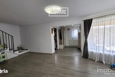 Casă cu 4 camere cu Teren 1711 Mp în Uric - 7