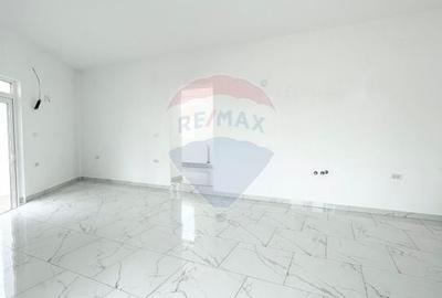 Spatiu comercial stradal de inchiriat - 2