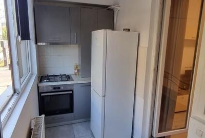 Apartament cu 2 camere decomandat în Roșu