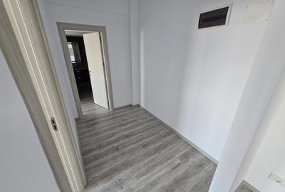 Apartament cu 3 camere decomandat în Girocului - 9